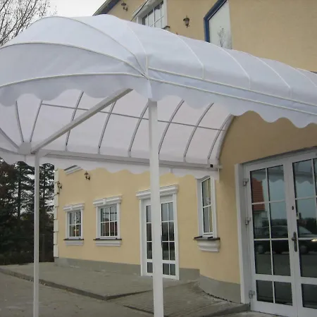 Ekohotel Wiktoria Hotel *